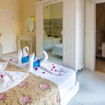 Antik- Hill Villa
